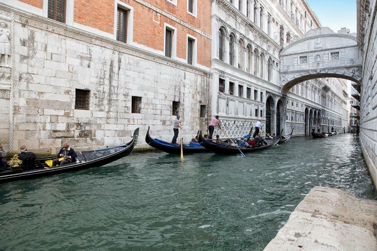 Ferienwohnung Biennale Ca Dario Venedig Exterior foto